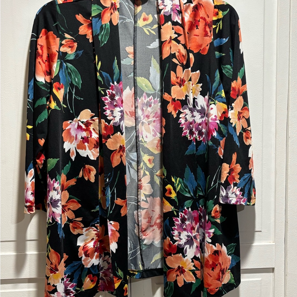 Travel Elements‎ Floral Open Front Kimono
